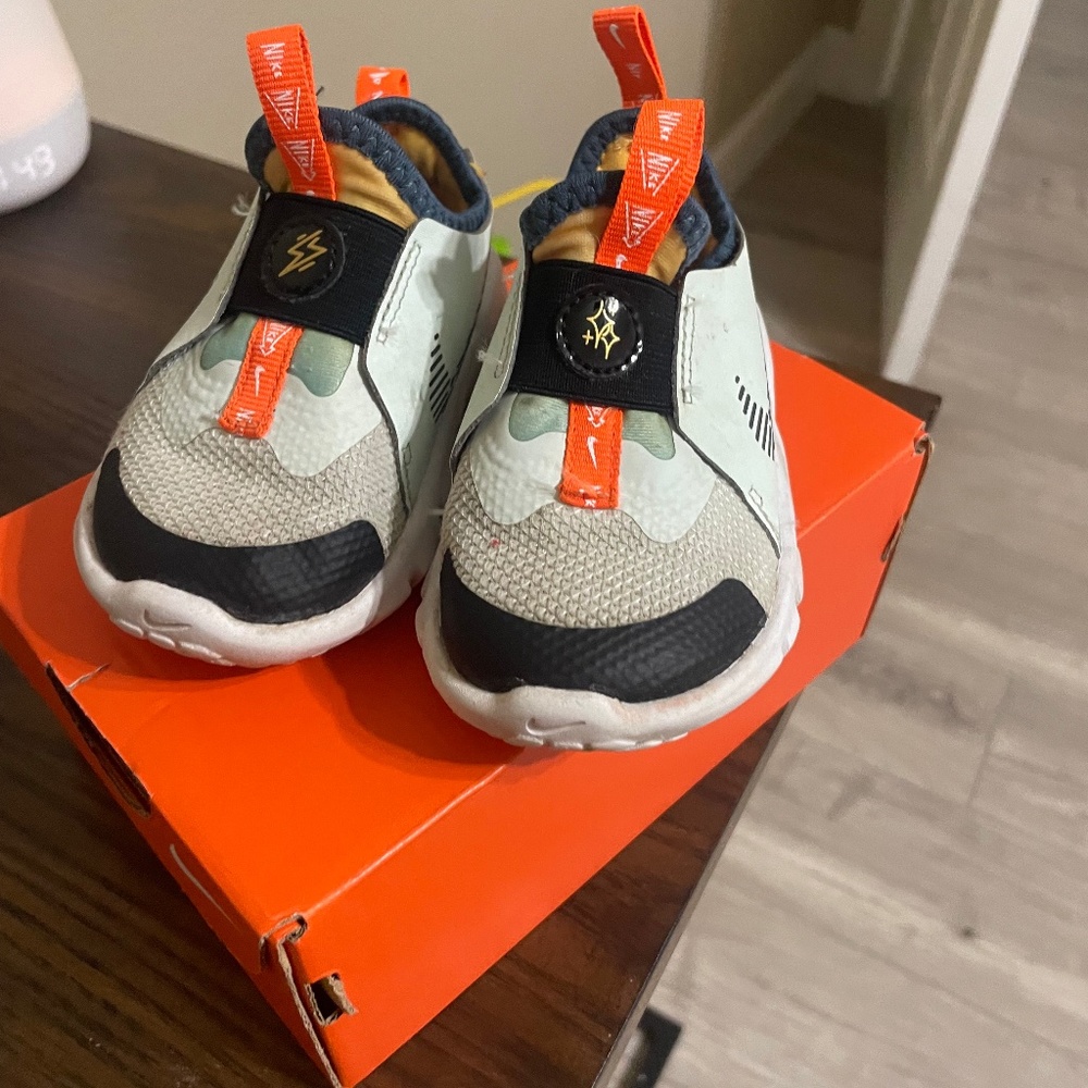 Nike toddler shoes